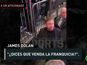 El dueño de los Knicks echa a un aficionado que le pide que venda el equipo: "Pásalo bien viéndolo por televisión" El dueño de los Knicks echa a un aficionado que le pide que venda el equipo: "Pásalo bien viéndolo por televisión"