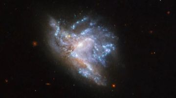 Imagen de la NGC 6052 tomada por el telescopio espacial Hubble 