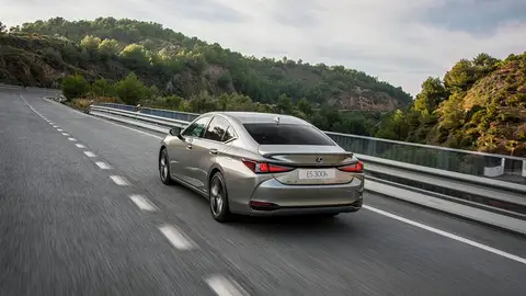 Lexus ES 300h Lexus ES 300h