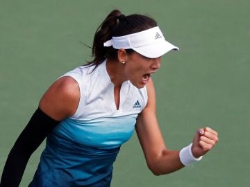 Garbiñe Muguruza celebra un punto ante Kiki Bertens Garbiñe Muguruza celebra un punto ante Kiki Bertens