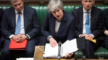 La primera ministra británica, Theresa May, en el Parlamento de Reino Unido.