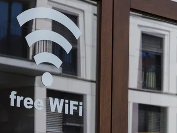 Señal de Wifi gratis en un establecimiento Señal de Wifi gratis en un establecimiento