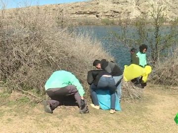 Recogida de basura en 150 ríos de España Recogida de basura en 150 ríos de España
