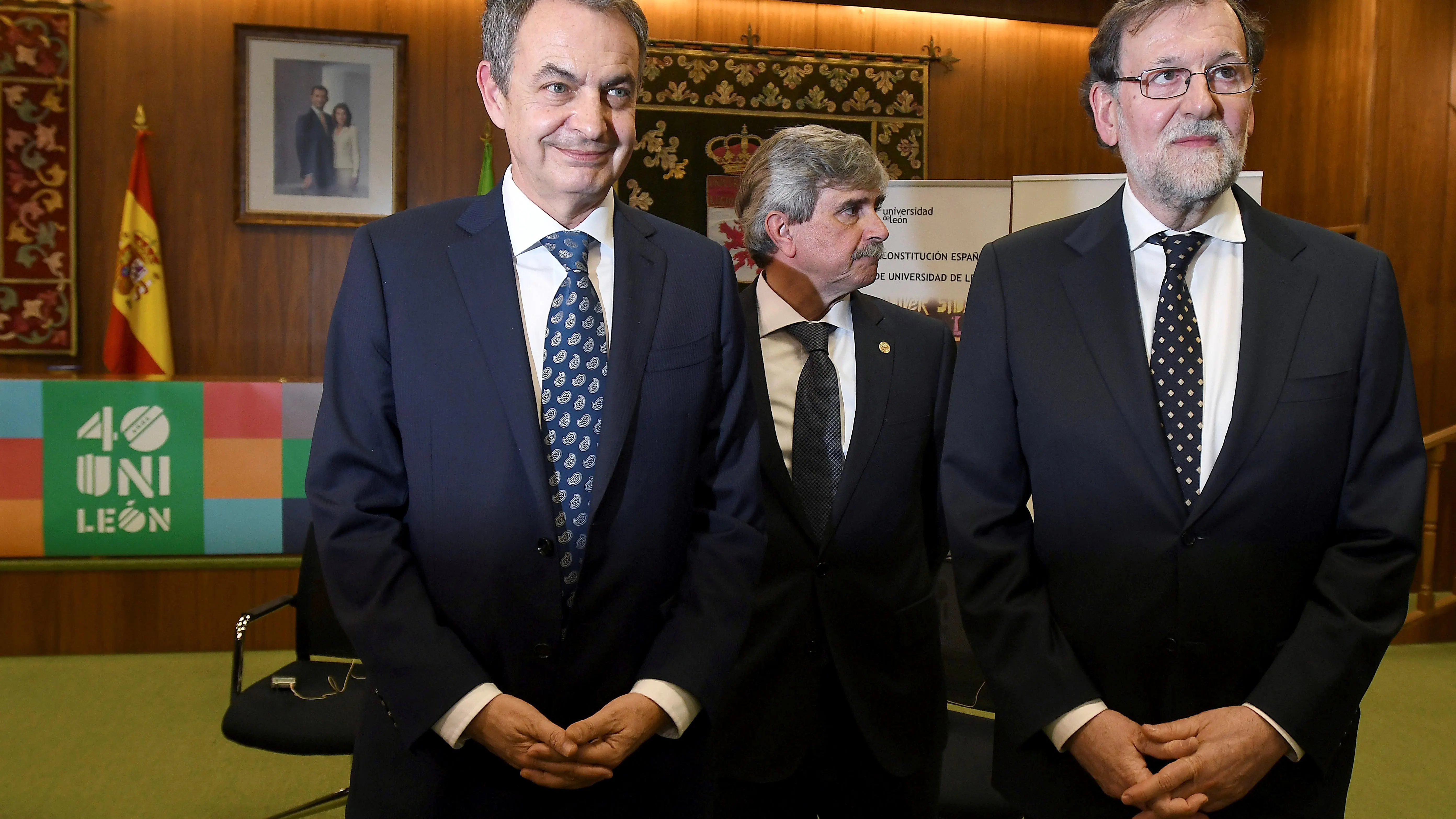  Los expresidentes del Gobierno José Luis Rodríguez Zapatero y Mariano Rajoy, junto con el rector de la ULe, Juan Francisco García Marín