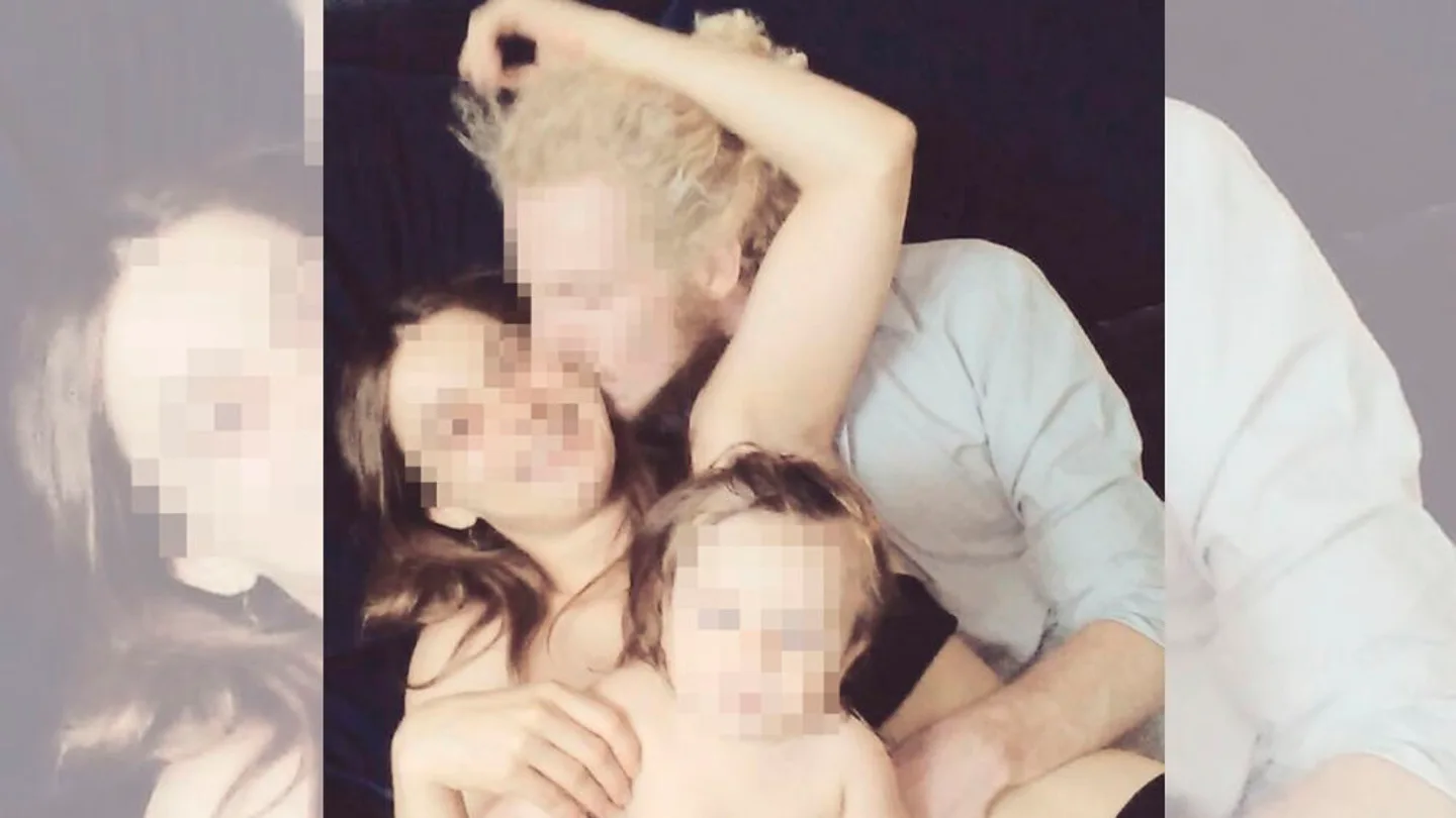 La pareja de Godella junto a uno de sus hijos La pareja de Godella junto a uno de sus hijos