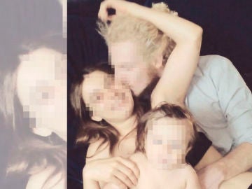 La pareja de Godella junto a uno de sus hijos La pareja de Godella junto a uno de sus hijos
