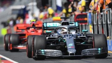Lewis Hamilton sale al circuito de Albert Park