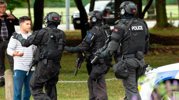 Policía de Nueva Zelanda tras el doble atentado