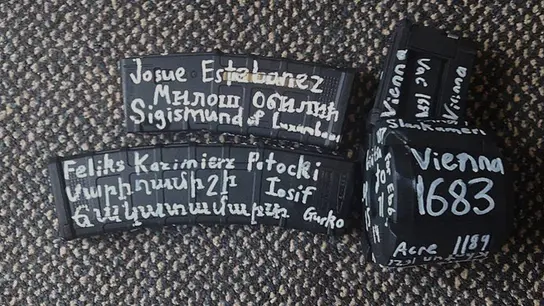Inscripciones en los cargadores del atacante del atentado de Nueva Zelanda. Inscripciones en los cargadores del atacante del atentado de Nueva Zelanda.