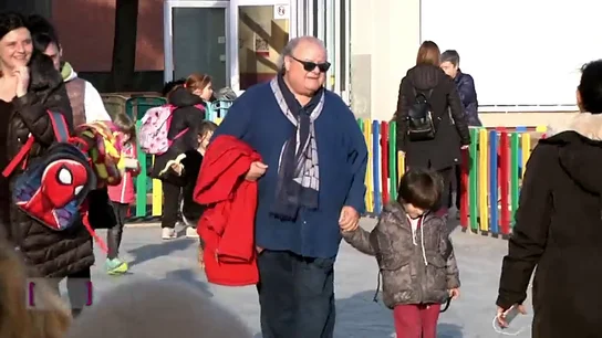 Los abuelos, unos héroes para ayudar a la conciliación: "Este pluriempleo nos revitaliza" Los abuelos, unos héroes para ayudar a la conciliación: "Este pluriempleo nos revitaliza"