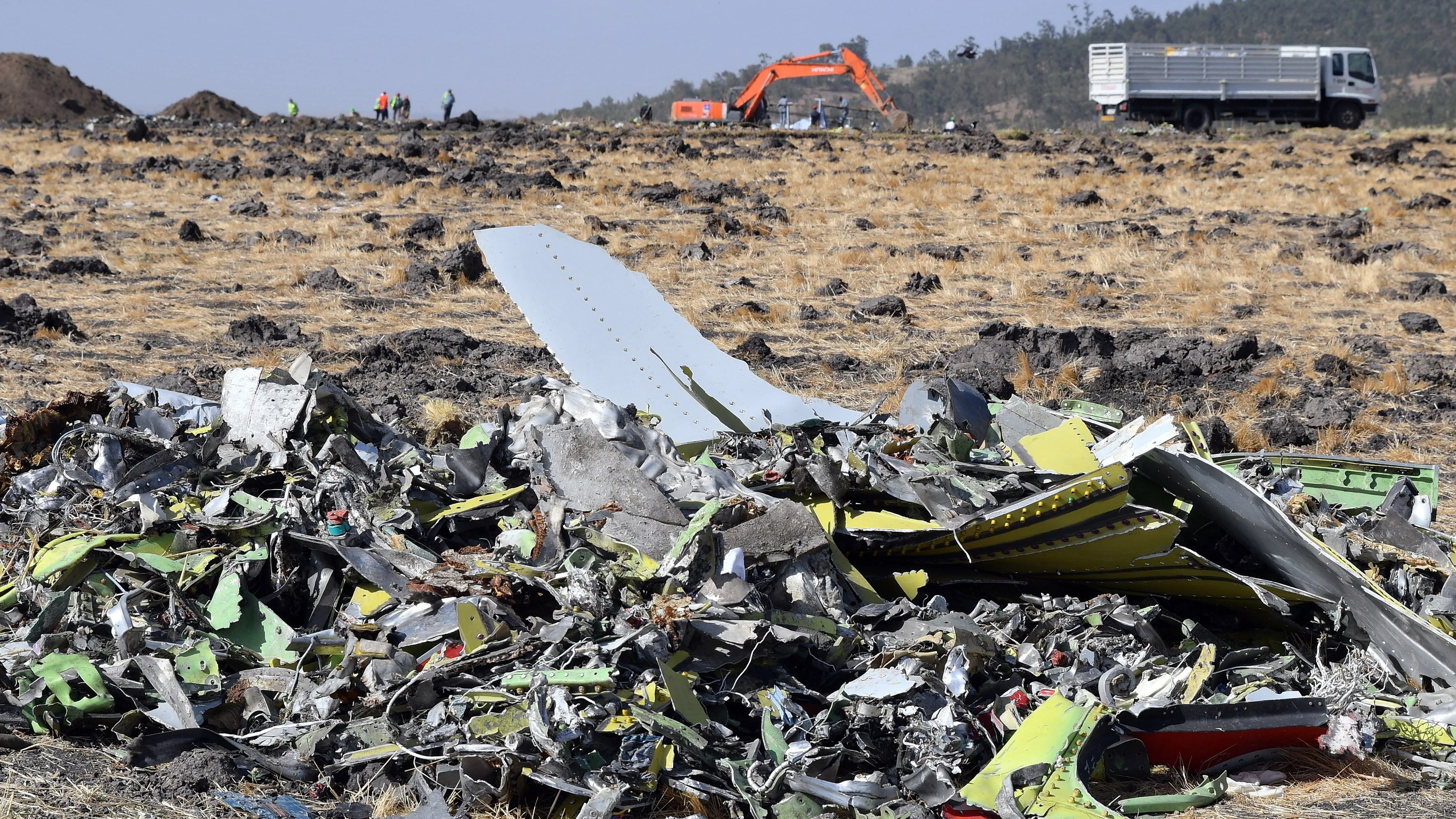 Restos del fuselaje del avión Boeing 737 MAX 8 de Ethiopian Airlines