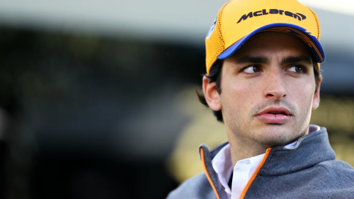 Carlos Sainz, en el paddock