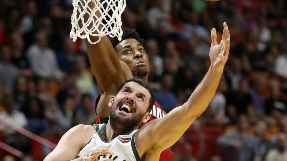 MIrotic, ante Whiteside