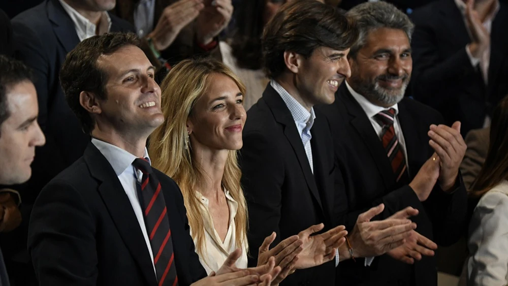 Pablo Casado junto a Cayetana Álvarez de Toledo, Pablo Montesinos y Juan José Cortés