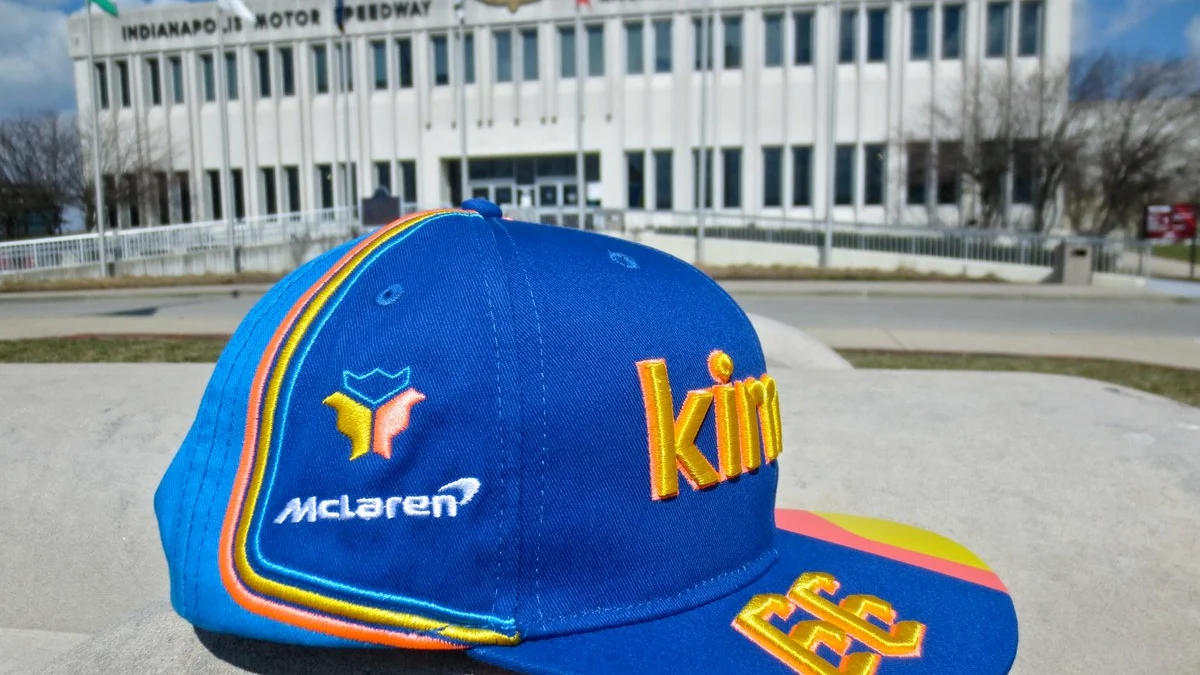 La gorra de Fernando Alonso para las 500 Millas de Indianápolis