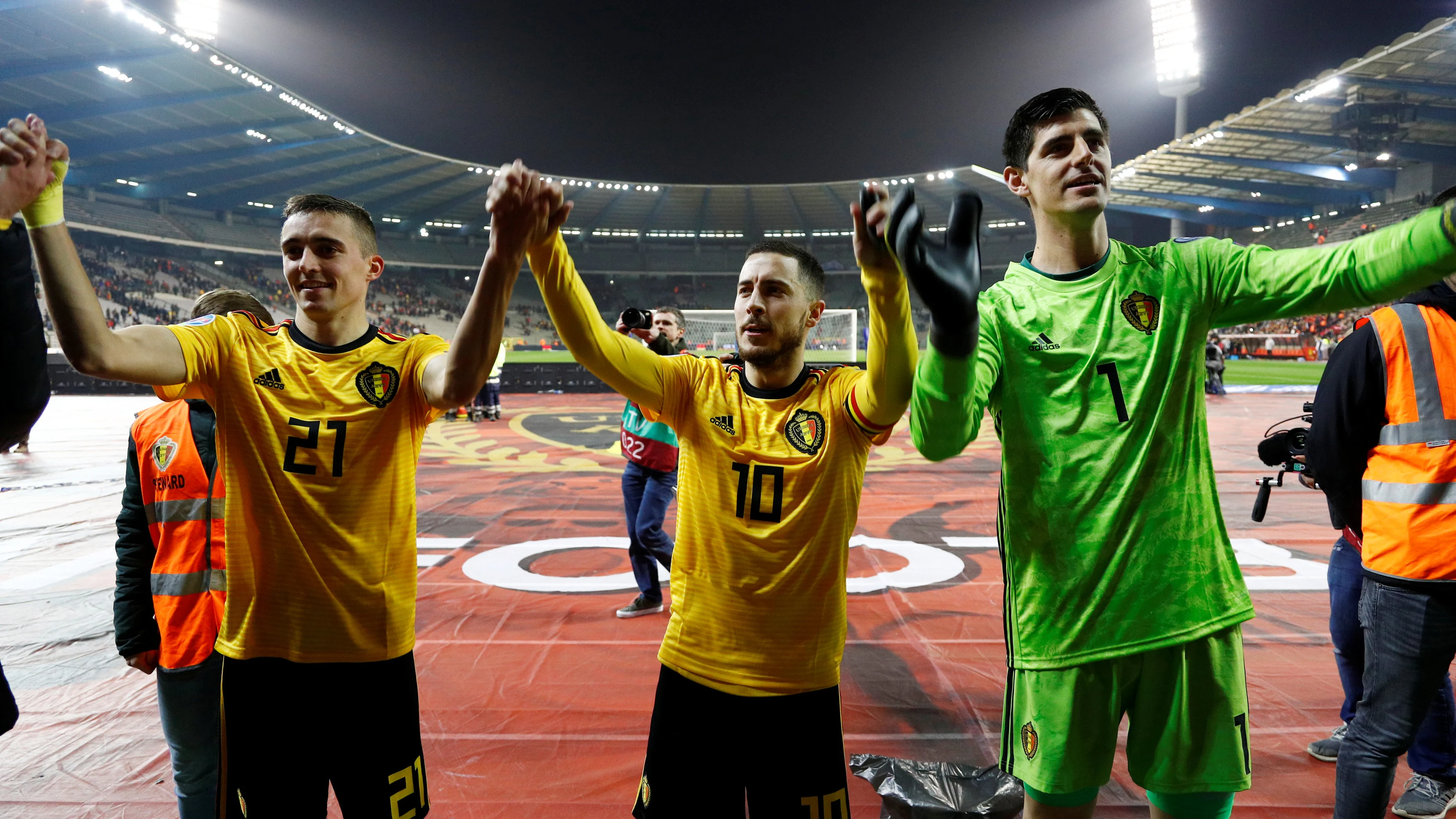 Hazard y Courtois tras un partido de Bélgica