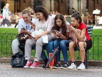 La adicción a las redes sociales debería considerarse una enfermedad, según el informe. La adicción a las redes sociales debería considerarse una enfermedad, según el informe.