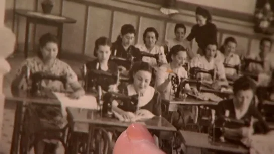 La realidad que Franco no quería que saliera en la foto: máquinas de coser para dar buena imagen a las presas La realidad que Franco no quería que saliera en la foto: máquinas de coser para dar buena imagen a las presas