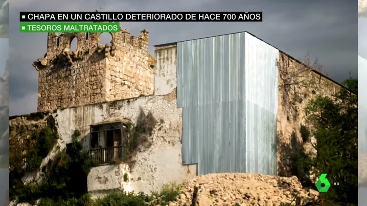 Apuntalan con una chapa la esquina de un castillo de hace 700 años