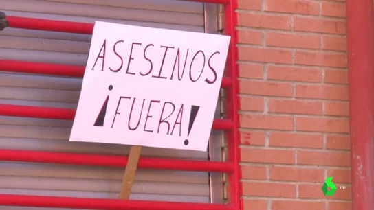 La familia del presunto asesino de un hombre en Vallecas estaría dispuesta a marcharse de la zona tras los últimos actos violentos La familia del presunto asesino de un hombre en Vallecas estaría dispuesta a marcharse de la zona tras los últimos actos violentos