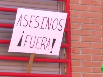 La familia del presunto asesino de un hombre en Vallecas estaría dispuesta a marcharse de la zona tras los últimos actos violentos La familia del presunto asesino de un hombre en Vallecas estaría dispuesta a marcharse de la zona tras los últimos actos violentos