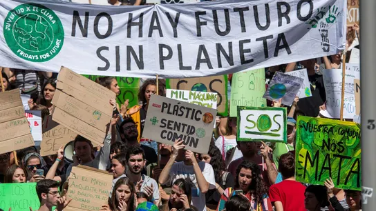 Los estudiantes piden a los políticos que "rescaten" el planeta Los estudiantes piden a los políticos que "rescaten" el planeta