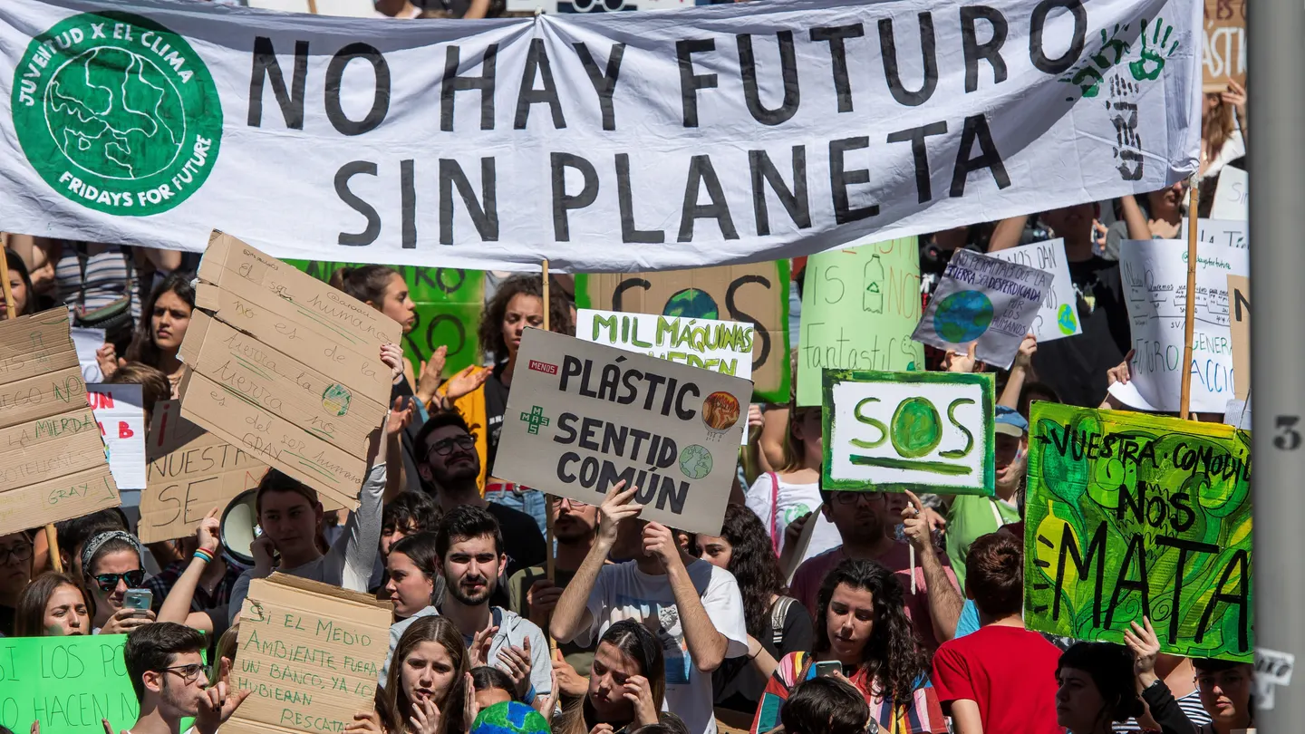 Los estudiantes piden a los políticos que "rescaten" el planeta Los estudiantes piden a los políticos que "rescaten" el planeta