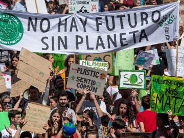 Los estudiantes piden a los políticos que "rescaten" el planeta Los estudiantes piden a los políticos que "rescaten" el planeta