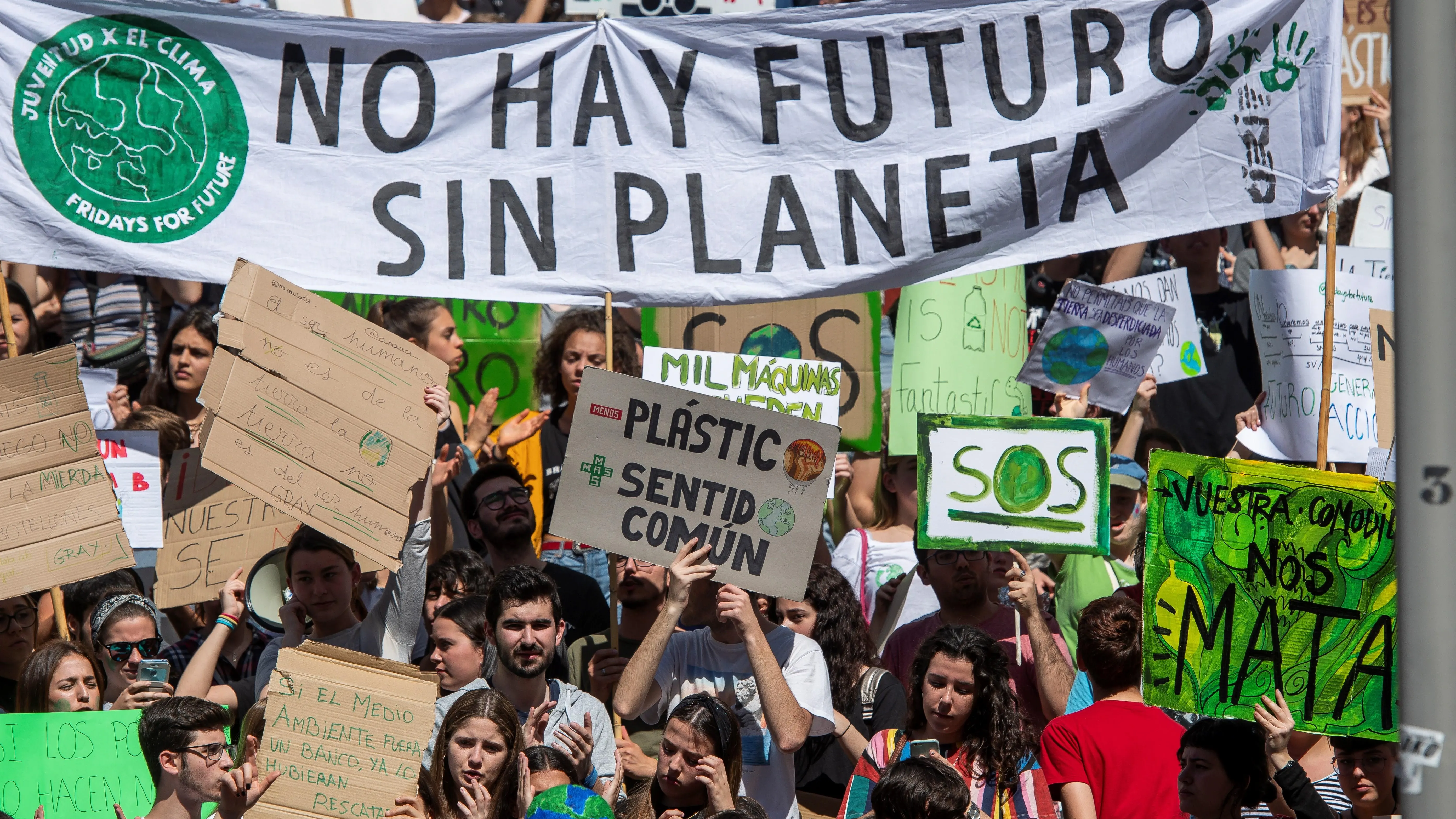 Los estudiantes piden a los políticos que "rescaten" el planeta