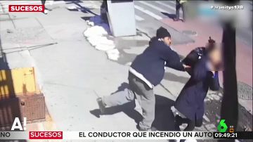 La Policía trata de localizar al hombre que propinó un puñetazo a una mujer en plena calle