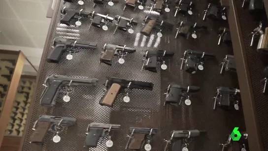 Un cargo de Vox presume de sus armas: "Con lo que tengo en casa puedo empezar la II Guerra Civil" Un cargo de Vox presume de sus armas: "Con lo que tengo en casa puedo empezar la II Guerra Civil"
