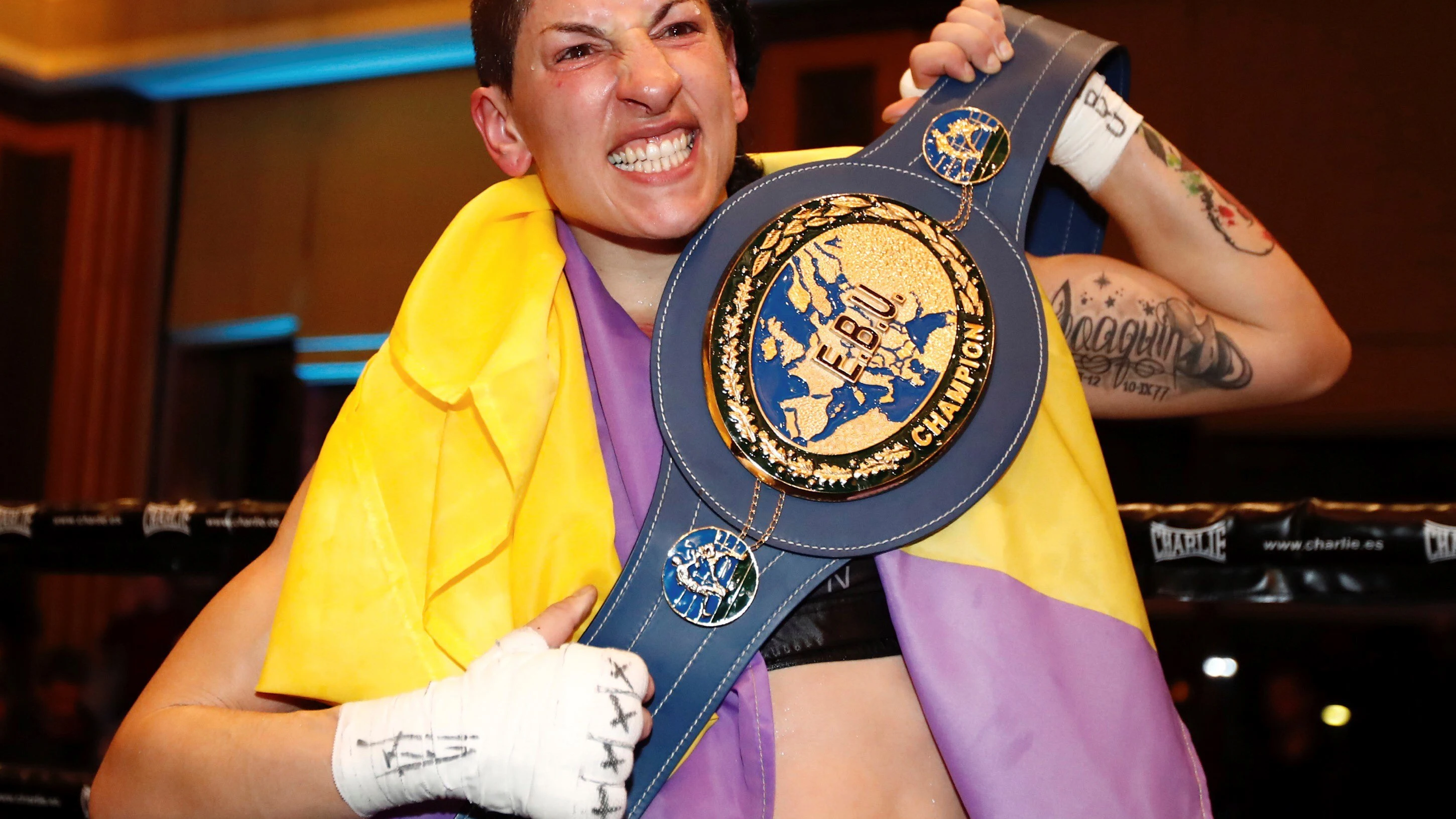 Miriam 'La Reina' Gutiérrez, con el cinturón de campeona de Europa del peso ligero