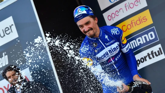 Alaphilippe, tras una carrera Alaphilippe, tras una carrera