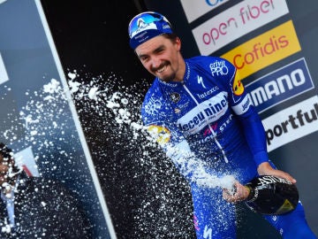 Alaphilippe, tras una carrera Alaphilippe, tras una carrera