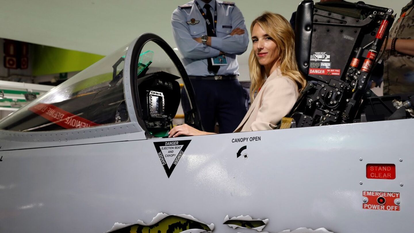 &Aacute;lvarez de Toledo durante su visita al Sal&oacute;n de la Ense&ntilde;anza de Barcelona
