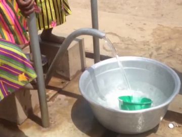 La falta de agua potable, un arma silenciosa pero mortal: "Mata a más de 4.500 niños todos los días" La falta de agua potable, un arma silenciosa pero mortal: "Mata a más de 4.500 niños todos los días"