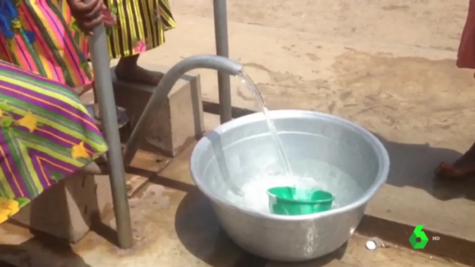 La falta de agua potable, un arma silenciosa pero mortal: "Mata a más de 4.500 niños todos los días"