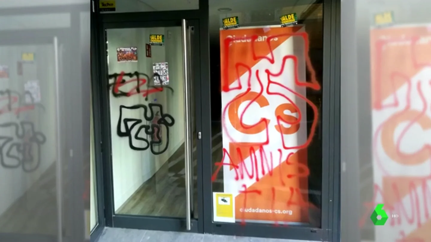 Ciudadanos denuncia las pintadas en su sede de Pamplona Ciudadanos denuncia las pintadas en su sede de Pamplona