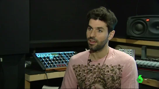 Jaime Alguersuari reprocha a Alonso su falta de apoyo en la F1: "Sé que no se leerá mi libro" Jaime Alguersuari reprocha a Alonso su falta de apoyo en la F1: "Sé que no se leerá mi libro"