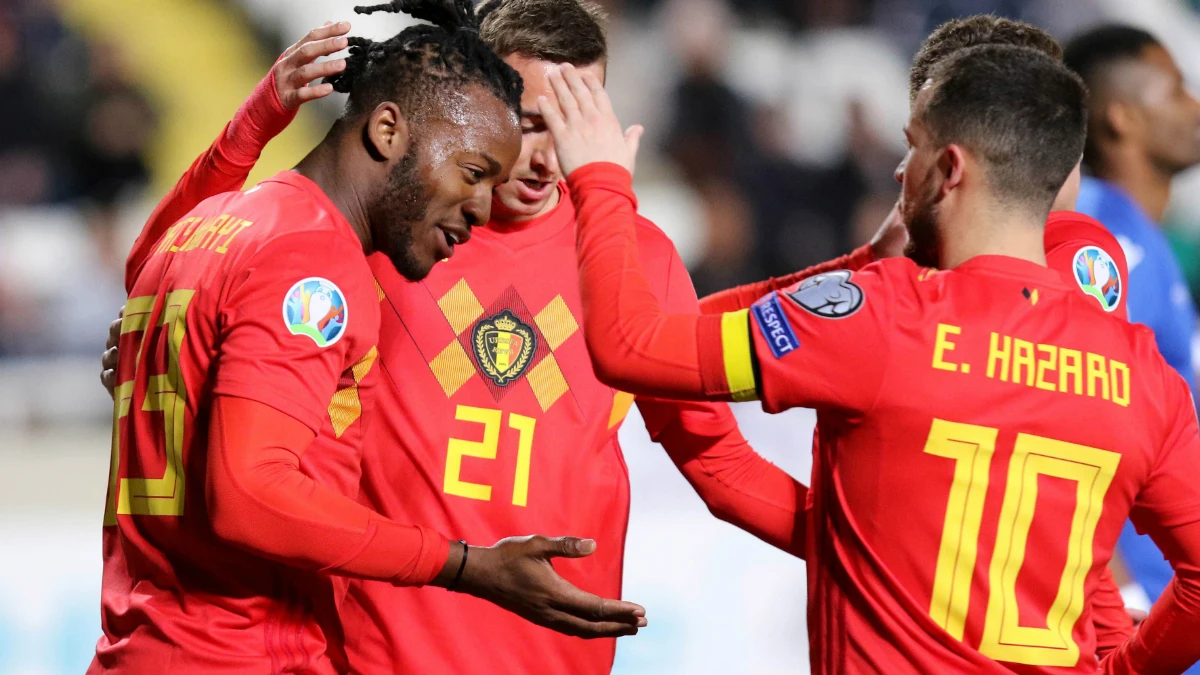 Hazard y Batshuayi celebran un gol