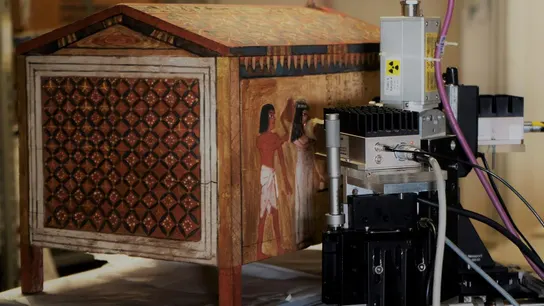Estudio multiespectral sobre un baúl de hace más de tres mil años Estudio multiespectral sobre un baúl de hace más de tres mil años