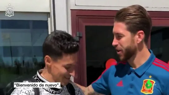 Jesús Navas, sobre su 'hermano' Sergio Ramos: "Vivimos tantos momentos juntos que nos ayudamos el uno al otro" Jesús Navas, sobre su 'hermano' Sergio Ramos: "Vivimos tantos momentos juntos que nos ayudamos el uno al otro"