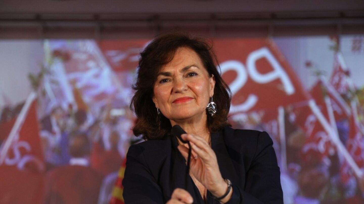 Carmen Calvo en un acto en L'Hospitalet