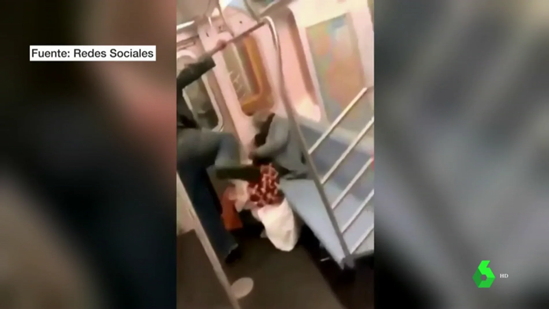 Detienen al hombre que agredió brutalmente a una anciana de 78 en el metro de Nueva York