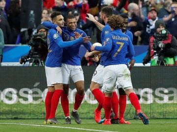 Los jugadores de Francia celebran el gol de Mbappé Los jugadores de Francia celebran el gol de Mbappé