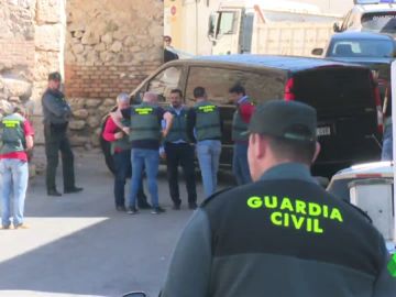 Un hombre mata a su mujer de 39 años y después se suicida en Loeches, Madrid Un hombre mata a su mujer de 39 años y después se suicida en Loeches, Madrid