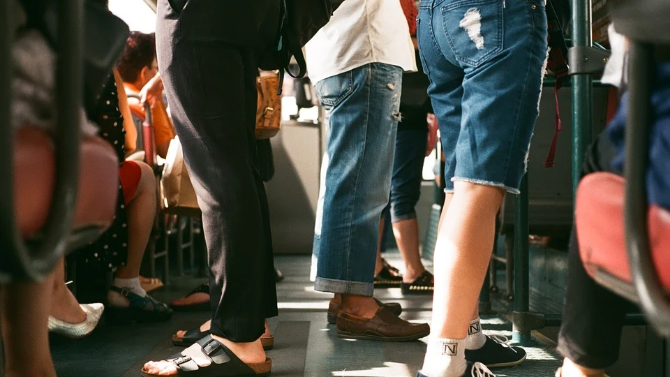 Pasajeros en un autobús