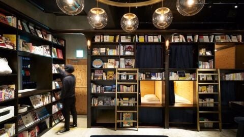 Book & Bed, Japón