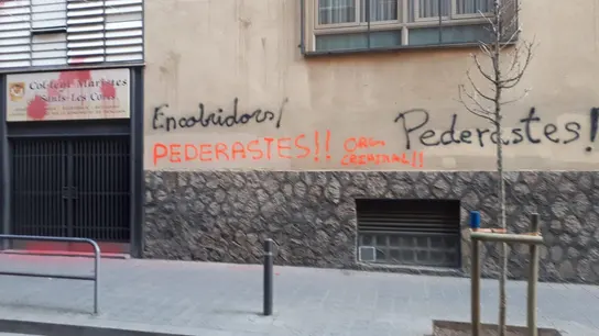 Pintadas en el colegio de los Maristas de Sants Pintadas en el colegio de los Maristas de Sants