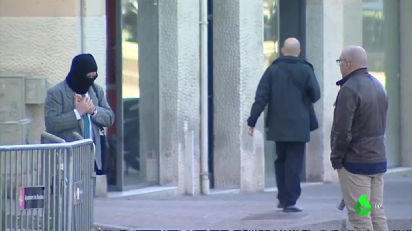 El encontronazo entre Joaquín Benítez y el padre de una de las víctimas del caso Maristas antes de confesar los abusos El encontronazo entre Joaquín Benítez y el padre de una de las víctimas del caso Maristas antes de confesar los abusos
